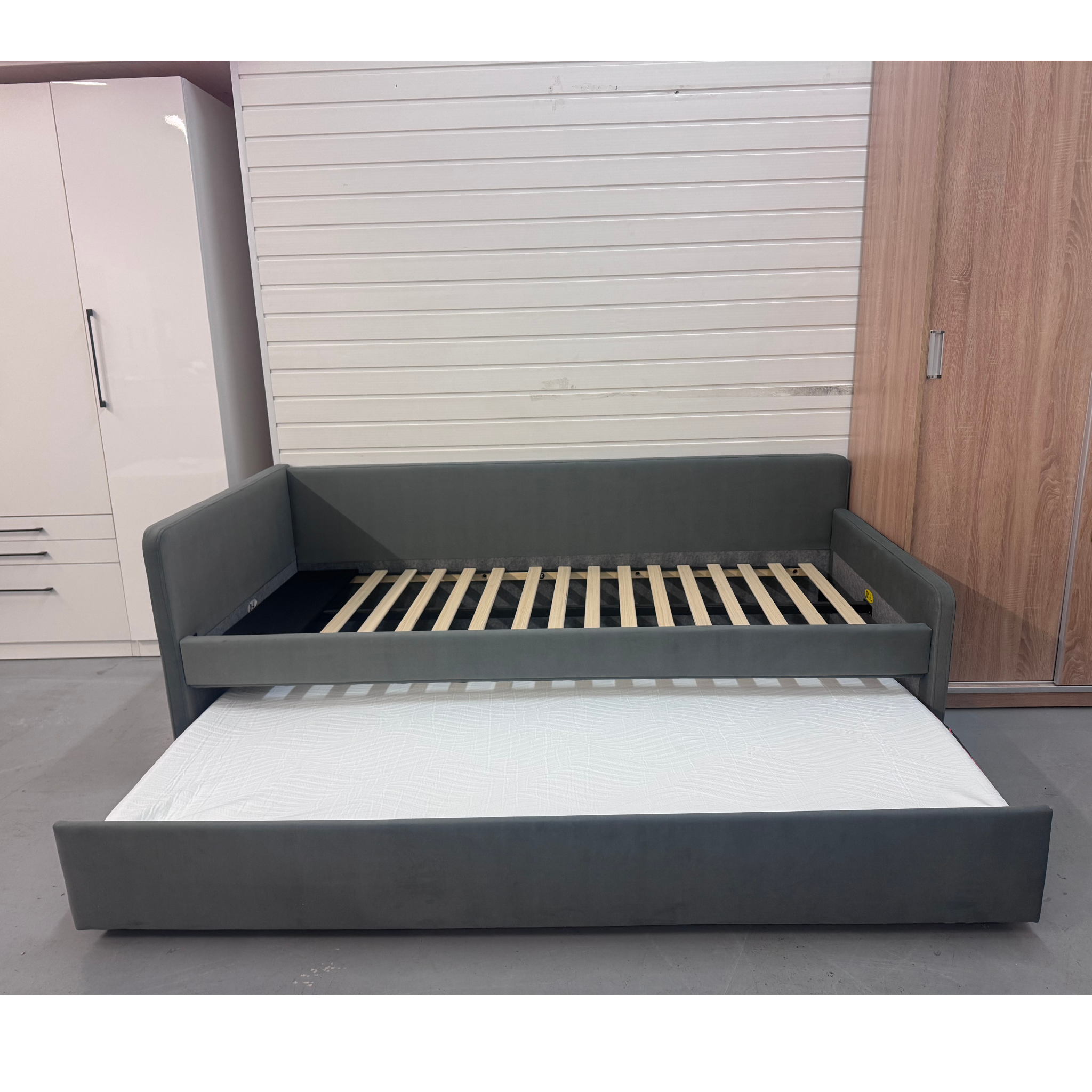 Lova draugas „LEO“ + 2x čiužiniai