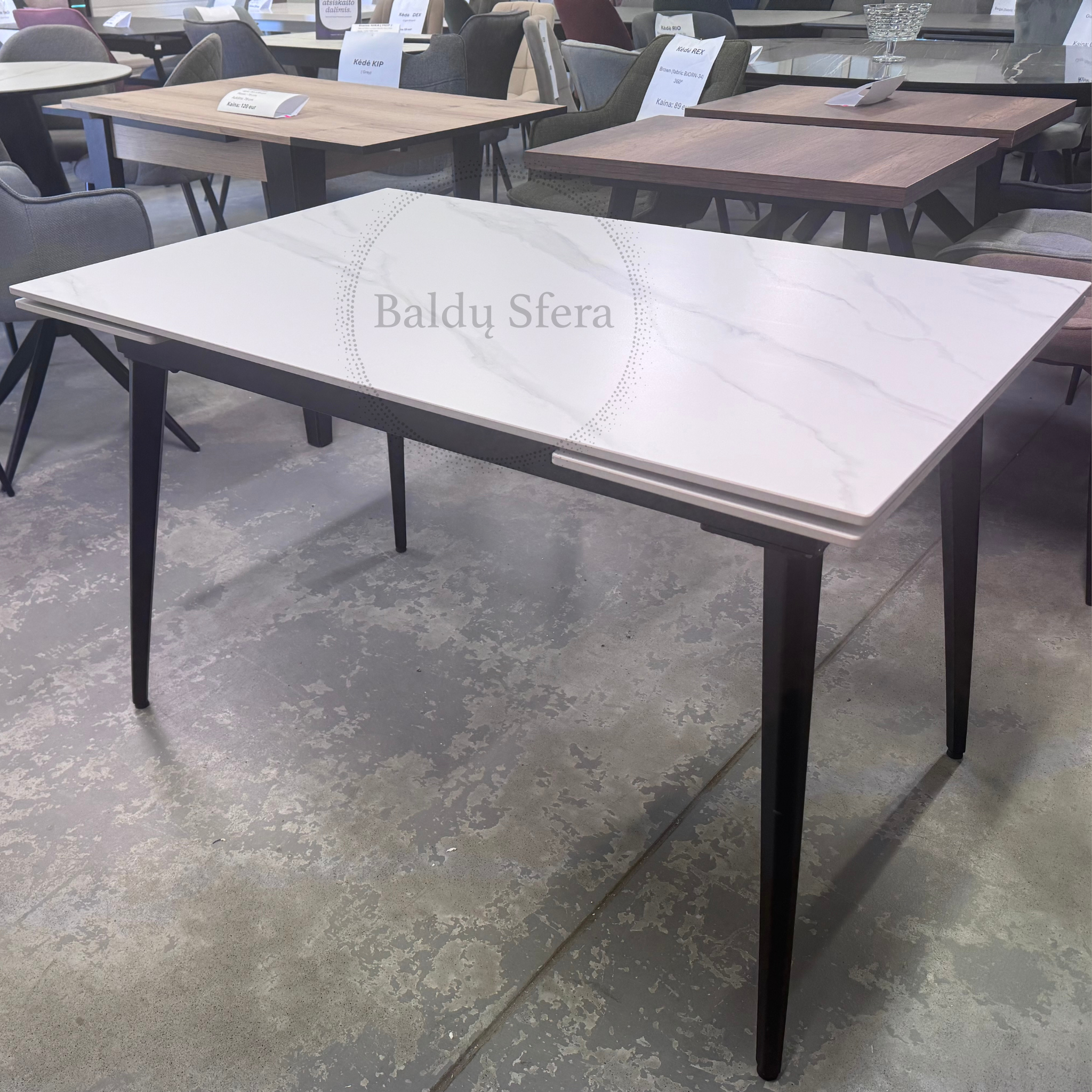 Ištiesiamas stalas REEF