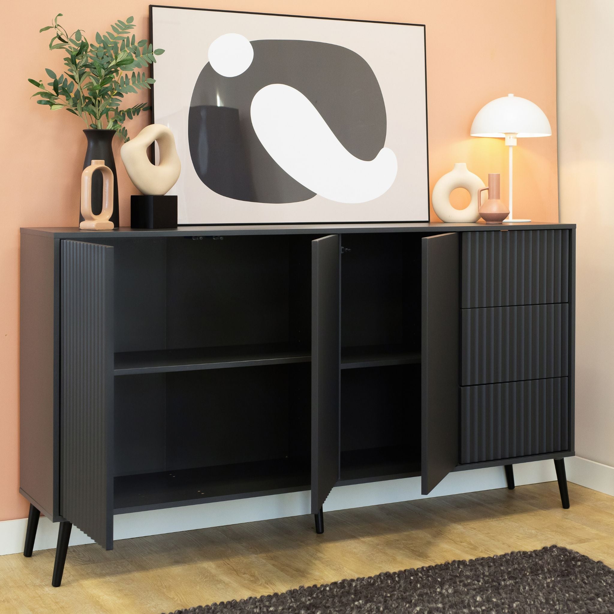 Antracito spalvos Barcelona komoda su stalčiais ir durelių sekcijomis