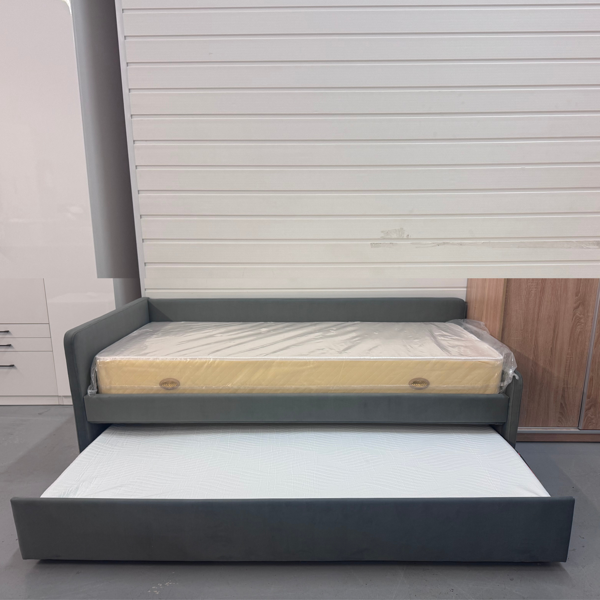 Lova draugas „LEO“ + 2x čiužiniai