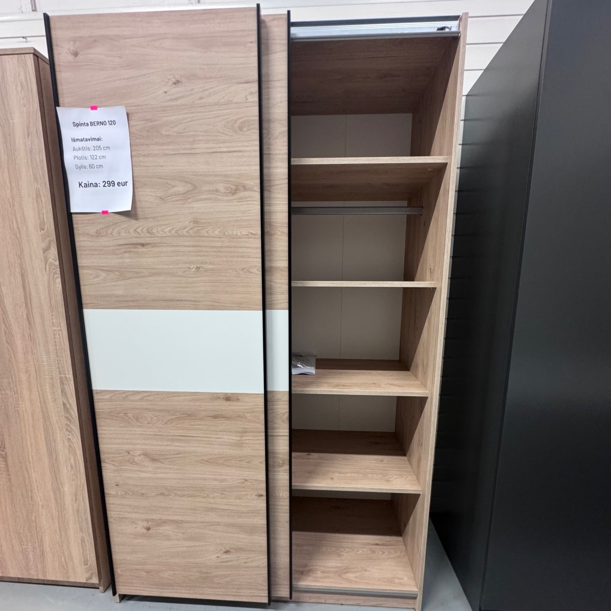 Spinta BERNO su slankiojančiomis durimis