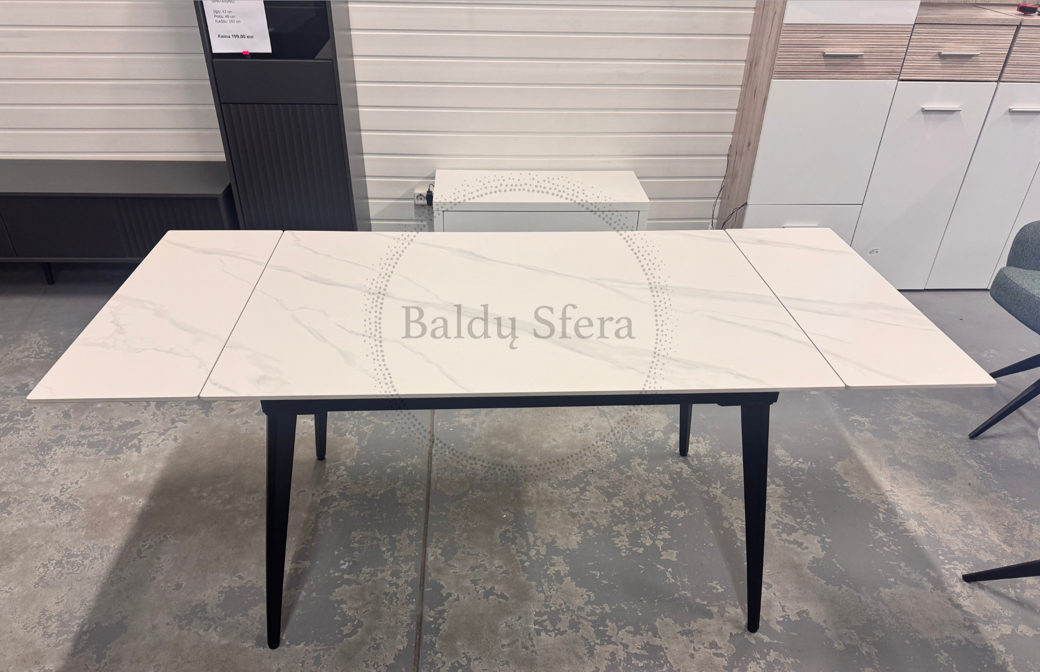 Ištiesiamas stalas REEF