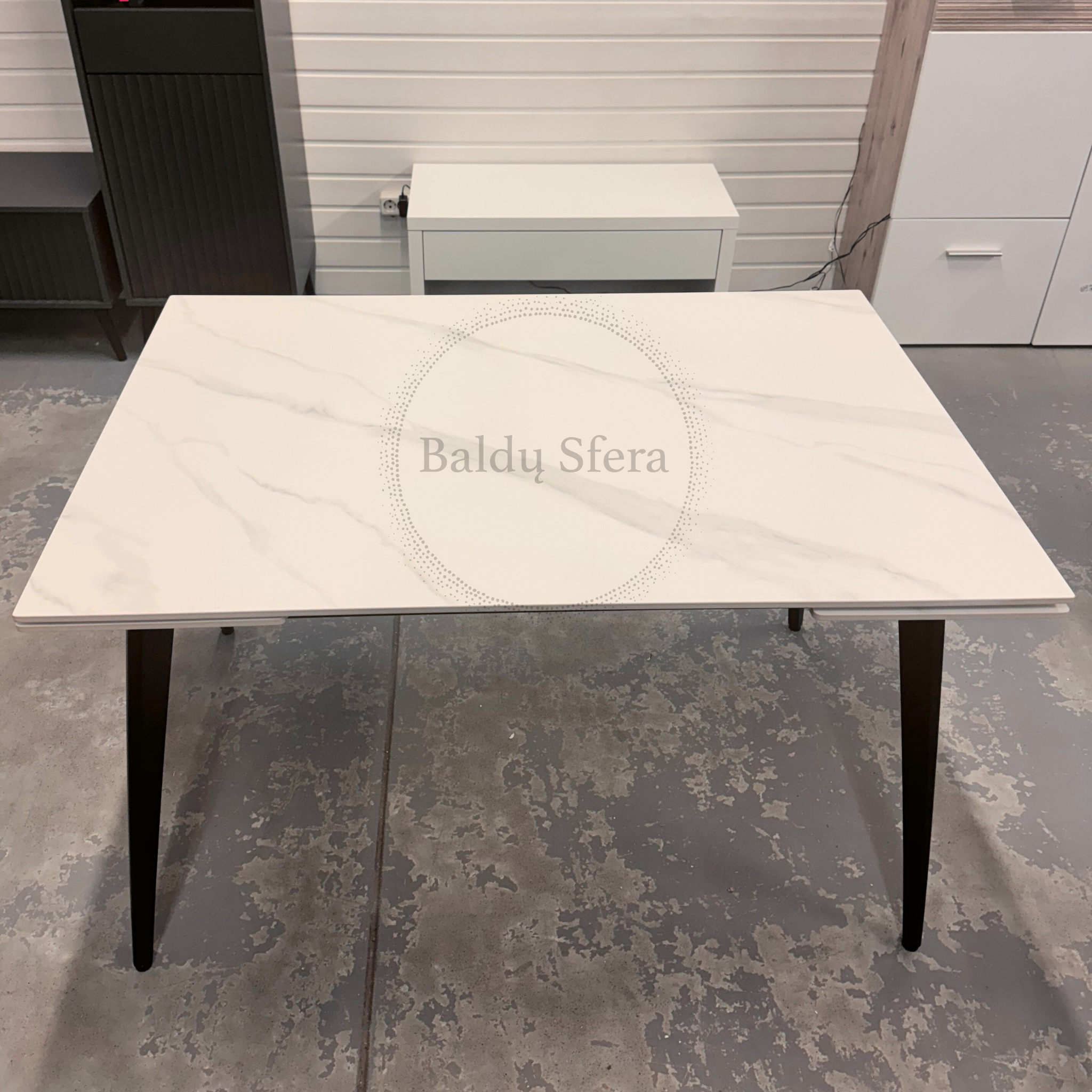 Ištiesiamas stalas REEF